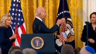 Joe Biden gündem oldu! Yine nereye gideceğini şaşırdı...