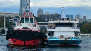 Haydarpaşa açıklarında makine arızası yapan yolcu teknesi kurtarıldı