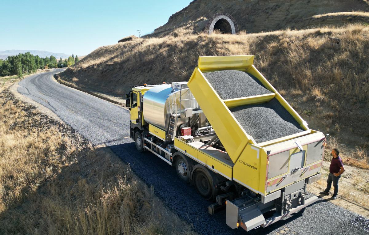 Erzurum'un yolları akıllı iş makineleriyle y&uuml;ksek standarda kavuşacak