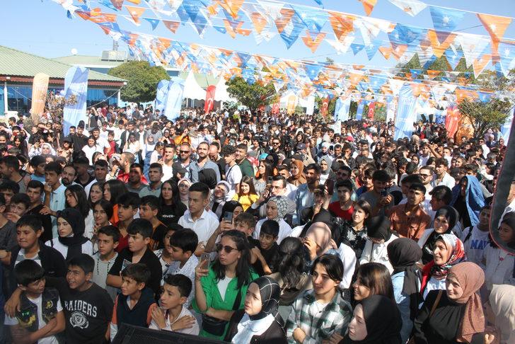 Van'da "İlk Oyum Erdoğan'a, İlk Oyum AK Parti'ye Gençlik Buluşması" düzenlendi G2