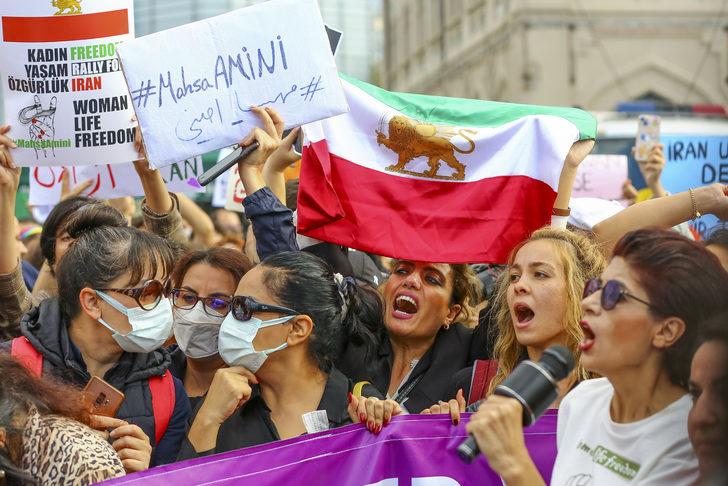 İranlı Mahsa Emini'nin ölümü Kadıköy'de protesto edildi G4