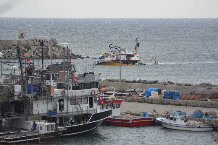 Karaya oturduktan sonra kurtarılan balıkçı teknesi tersaneye götürülürken battı G5