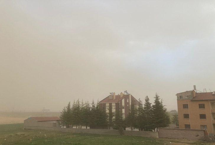 Konya'da kum fırtınası hayatı olumsuz etkiledi G5