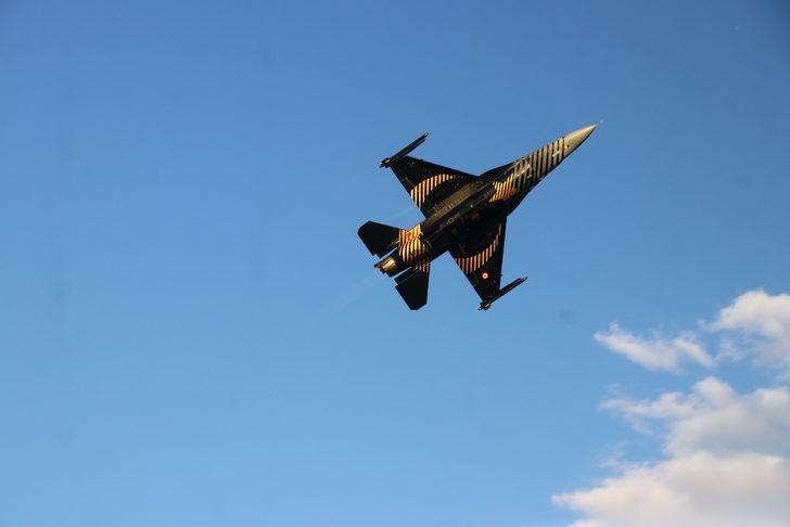 SOLOTÜRK, Tekirdağ'da gösteri uçuşu yaptı G2