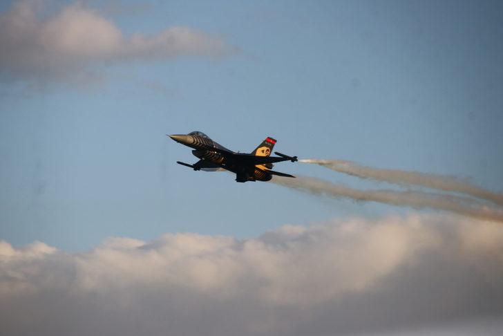 SOLOTÜRK, Tekirdağ'da gösteri uçuşu yaptı G5
