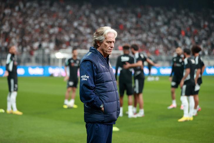 Son dakika: Beşiktaş - Fenerbahçe maçında Jorge Jesus'un o hamlesi çok konuşuldu! Rakip kulübeye kadar gitti ve... G3