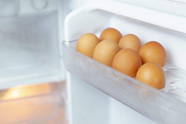 Protein kaynağı yumurta işte böyle zehre dönüşüyor! Bakteriler buzdolabına yayılıyor...
