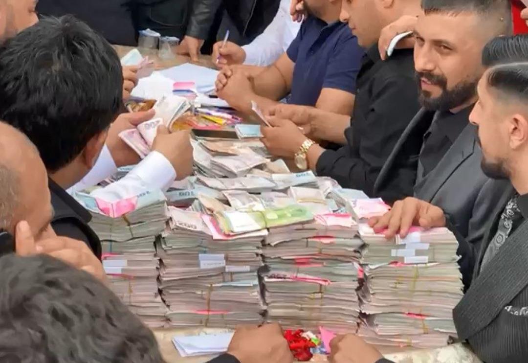 Saya saya bitiremediler, saatler s&uuml;rd&uuml;! Aşiret d&uuml;ğ&uuml;n&uuml;nde takılan para dudak u&ccedil;uklattı