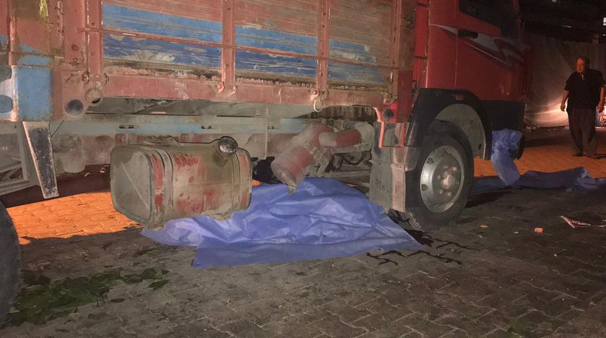 Isparta'da kamyonun altında kalan kişi öldü