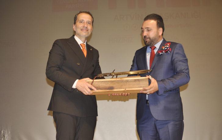 Yeniden Refah Partisi Genel Başkanı Erbakan, Artvin'de partisinin il kongresine katıldı G2