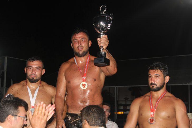 Serik İsmail Ogan Yağlı Pehlivan Güreşleri başpehlivanı Osman Aynur oldu G2