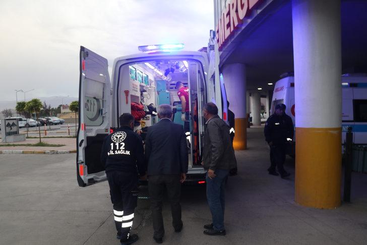 Erzincan'da midibüsün devrilmesi sonucu 21 kişi yaralandı G3