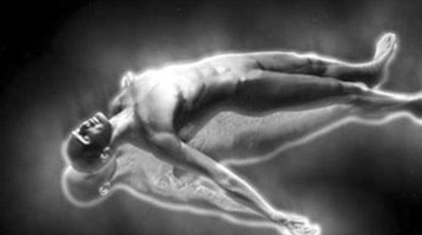 Canlı yayında &ouml;l&uuml;lerle konuşacak