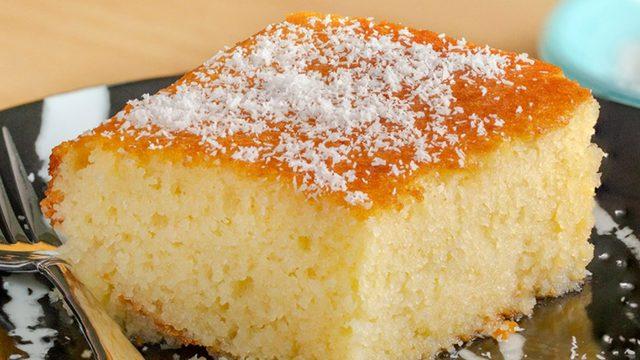 Şerbetli diye ağır olmasına gerek yok: Puf puf kabaran revani tatlısı tarifi! Revani nasıl yapılır?