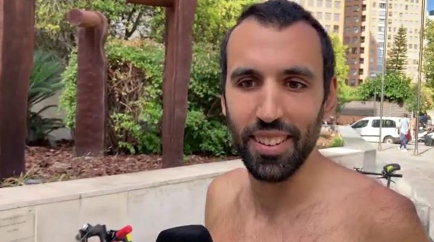 Çıplaklığı yüzünden dava edilmişti! Mahkemeye de çıplak gitti