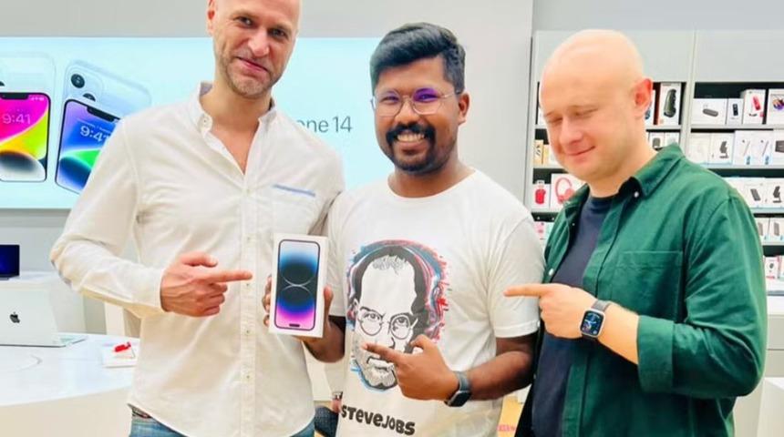 Hayranlığın bu kadarı! iPhone 14'ü satın alabilmek için binlerce kilometre gitti
