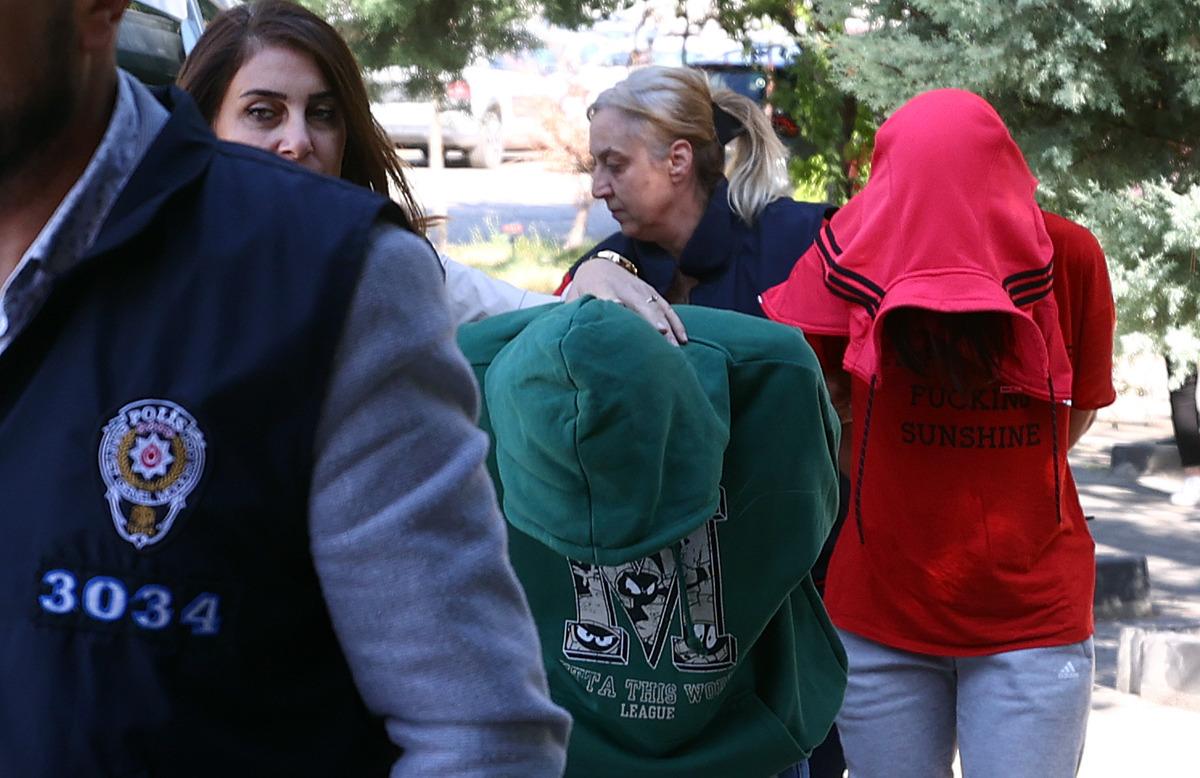 M&uuml;zisyen Onur Şener'in katil zanlıları adliyeye sevk edildi
