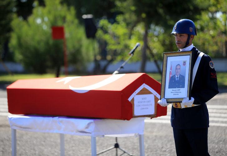 GÜNCELLEME - Kırklareli'nde trafik kazasında şehit olan uzman çavuşun cenazesi törenle memleketine uğurlandı G2