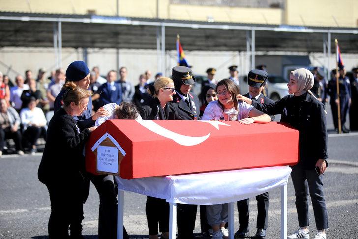 GÜNCELLEME - Kırklareli'nde trafik kazasında şehit olan uzman çavuşun cenazesi törenle memleketine uğurlandı G3