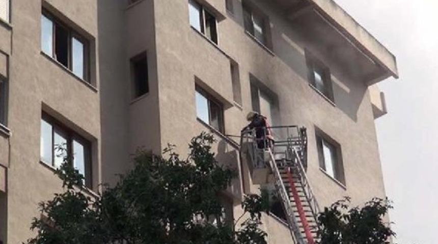 Kadik&ouml;y Kozyatağı'nda korkutan yangın