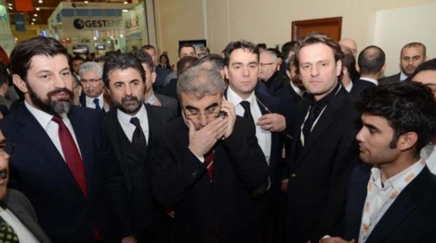 Bakan Yıldız'ın  Başbakan'la yaptığı telefon konuşması kameraya yansıdı