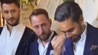 Kadir Doğulu yüzüğü öpüp başına koydu! Uraz Kaygılaroğlu ve damat gülmemek için çabaladı