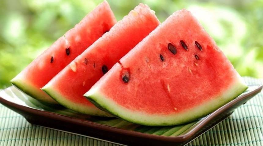 Sıvı ihtiyacını karşılayacak 12 farklı yiyececek ve i&ccedil;ecek