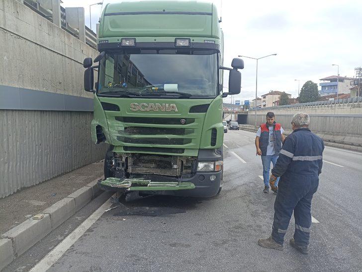Samsun'da trafik kazasının ardından alev alan araçtaki karı koca öldü G4