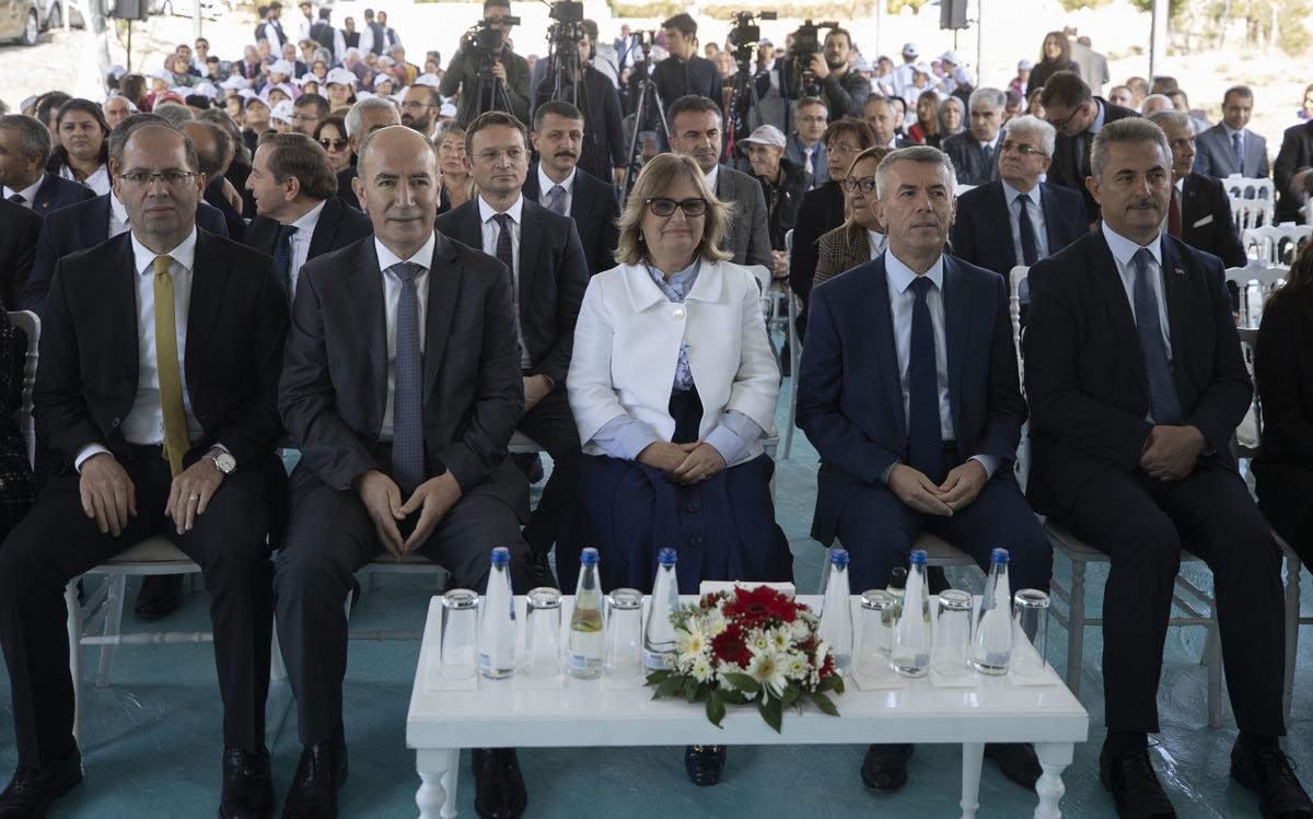 MEB, G&ouml;k&ccedil;eyurt K&ouml;y Yaşam Merkezi'nin a&ccedil;ılışını yaptı