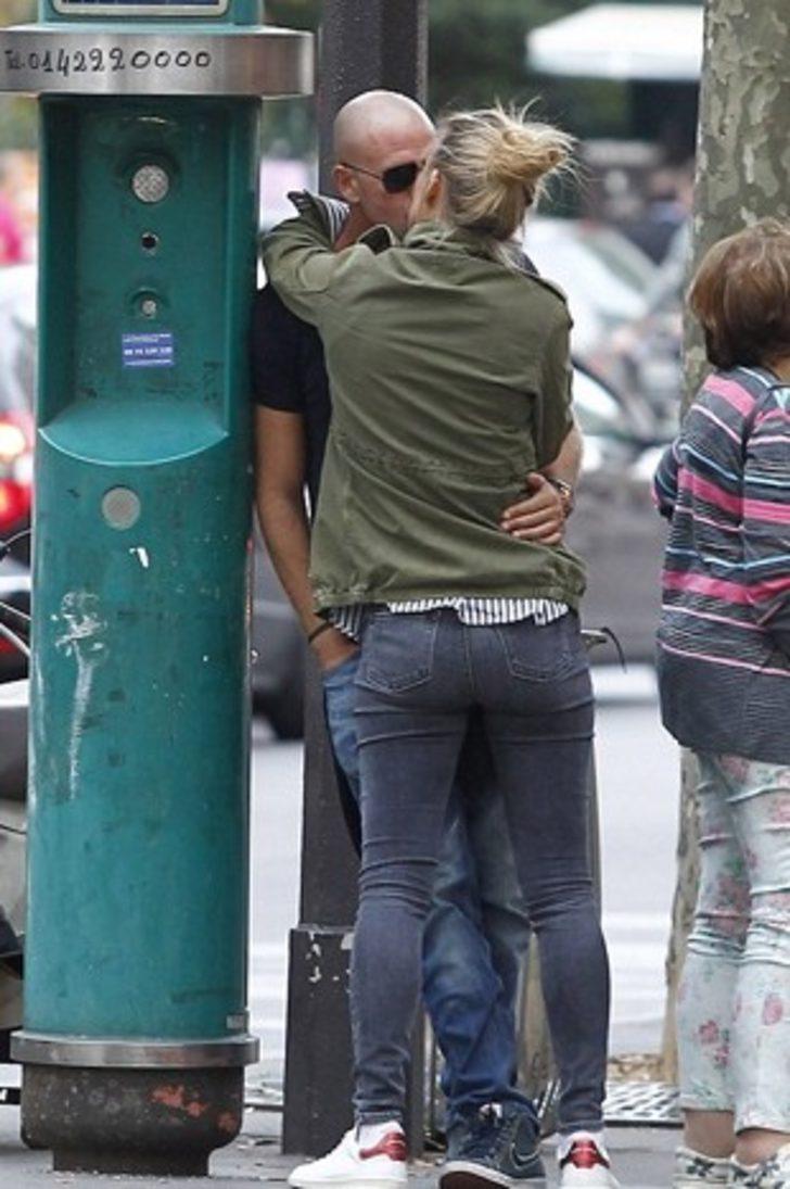 Ünlü model büyücü oldu G1