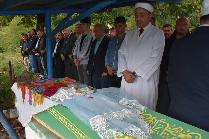 Ordu'da av tüfeğiyle oynayan ağabeyinin kazayla öldürdüğü çocuk toprağa verildi G2