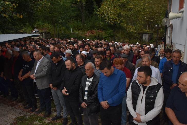 Ordu'da av tüfeğiyle oynayan ağabeyinin kazayla öldürdüğü çocuk toprağa verildi G3