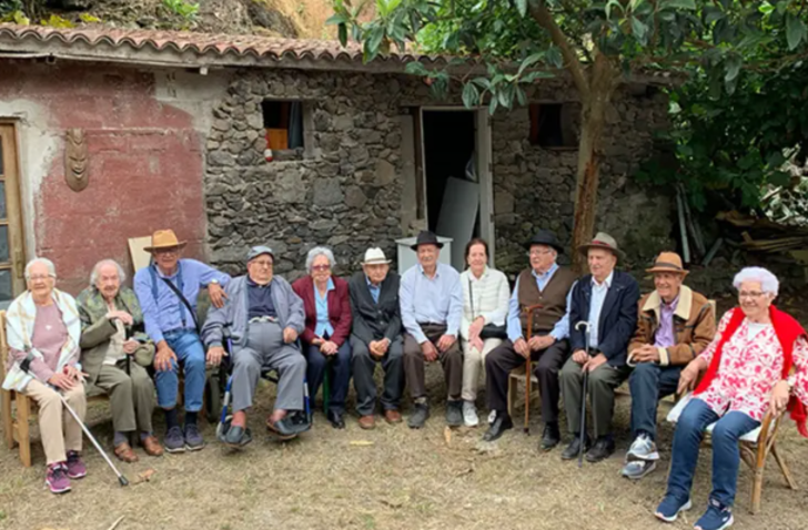 Bu aile ölüme meydan okuyor! 12 kardeş yaşlarının toplamıyla Guinness Rekorlar Kitabı’na girmeyi başardı G1