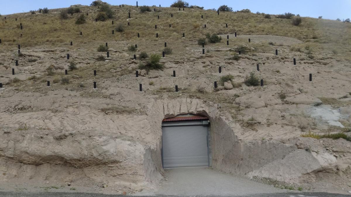 Afyonkarahisar'da mağaralarda saklanan patatesler yurdun d&ouml;rt bir yanına ulaştırılıyor
