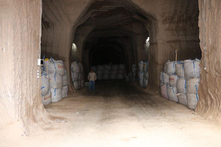 Afyonkarahisar'da mağaralarda saklanan patatesler yurdun dört bir yanına ulaştırılıyor G4