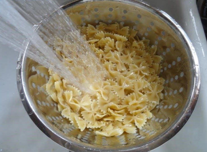 Pişirmeden önce kesinlikle yıkamamanız gereken yiyecekler! Yavaş yavaş zehirliyor, yemeğin tadını bozuyor G1