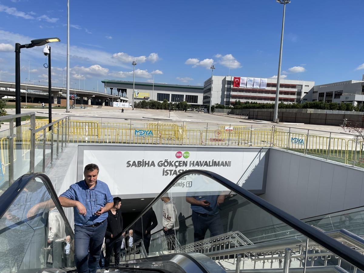 Pendik-Sabiha G&ouml;k&ccedil;en Havalimanı Metro Hattı vatandaşlardan tam not aldı