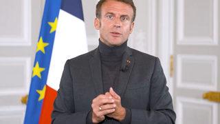 Kameraların karşısına geçti, giydiği kıyafet ülkede gündem yarattı! Günlerce tartışılmış, alay konusu olmuştu