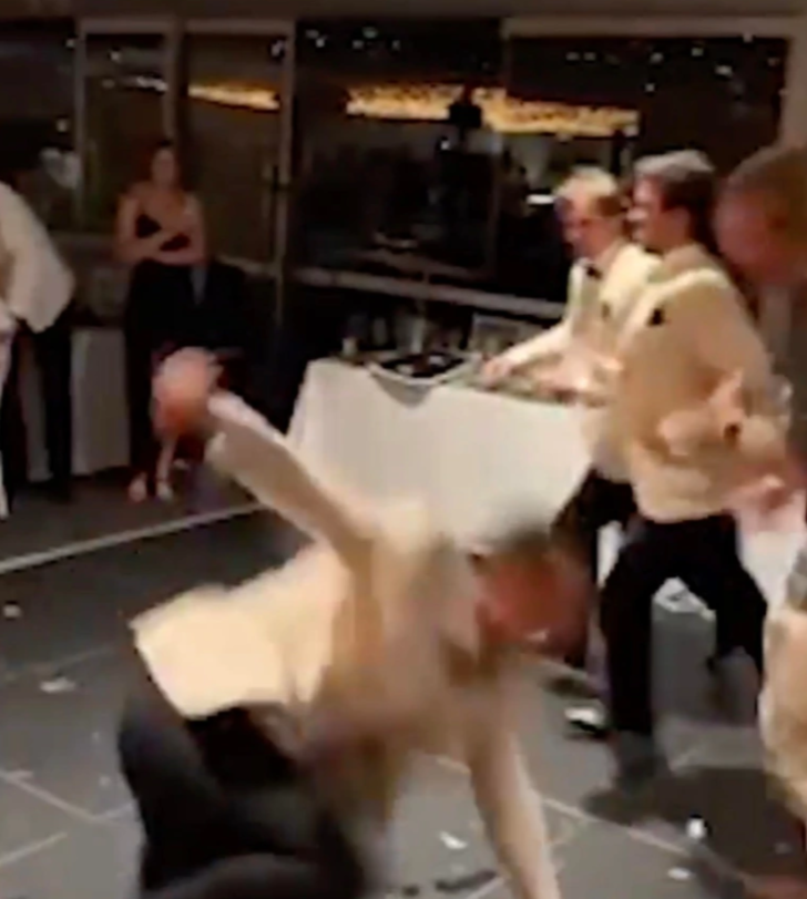 Düğün gecesi hastanede bitti! Geline serenat yapmak isterken damat bir anda kendisini yerde buldu G1