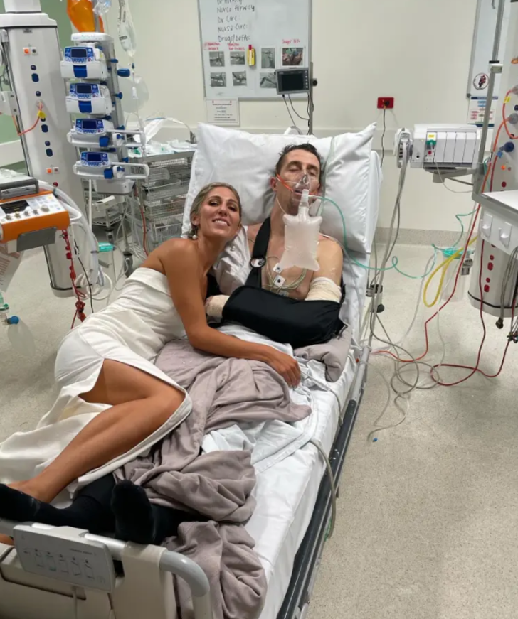 Düğün gecesi hastanede bitti! Geline serenat yapmak isterken damat bir anda kendisini yerde buldu G2