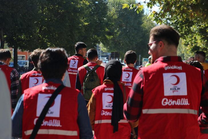 Türk Kızılay üyeleri, sağlıklı yaşama dikkati çekmek için yürüdü G2