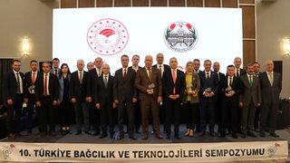 Türkiye Bağcılık ve Teknolojileri Sempozyumu Manisa'da başladı