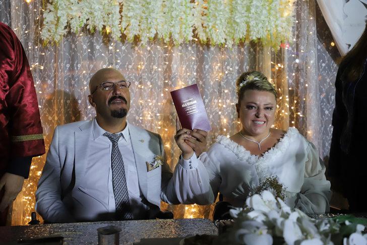 Fethiye'de tanıştıkları "engelsiz kafe"de dünyaevine girdiler G1