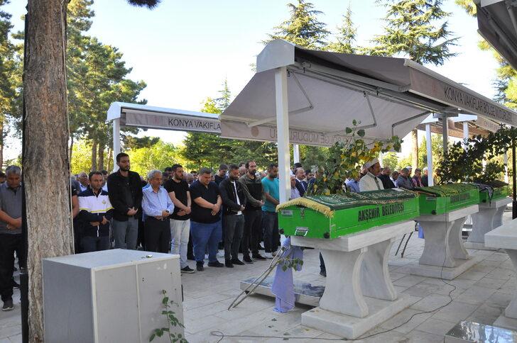 Konya'da iki otomobilin çarpıştığı kazada ölen 5 kişi defnedildi G2
