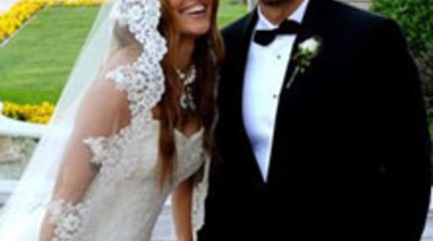 Demet Akalın Evlendi