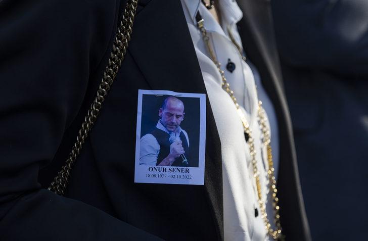 Ankara'da öldürülen müzisyen Onur Şener son yolculuğuna uğurlandı G2