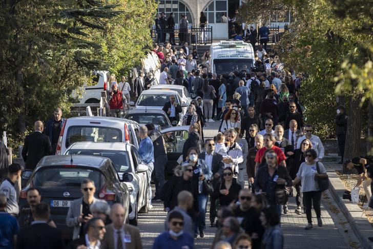 Ankara'da öldürülen müzisyen Onur Şener son yolculuğuna uğurlandı G3