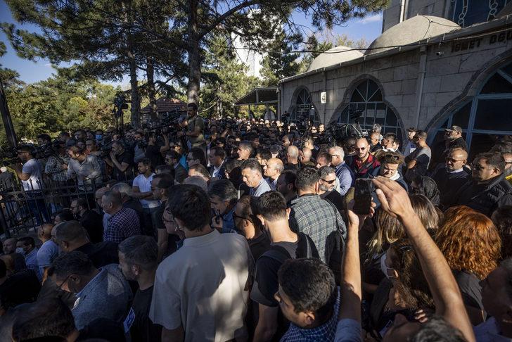 Ankara'da öldürülen müzisyen Onur Şener son yolculuğuna uğurlandı G5