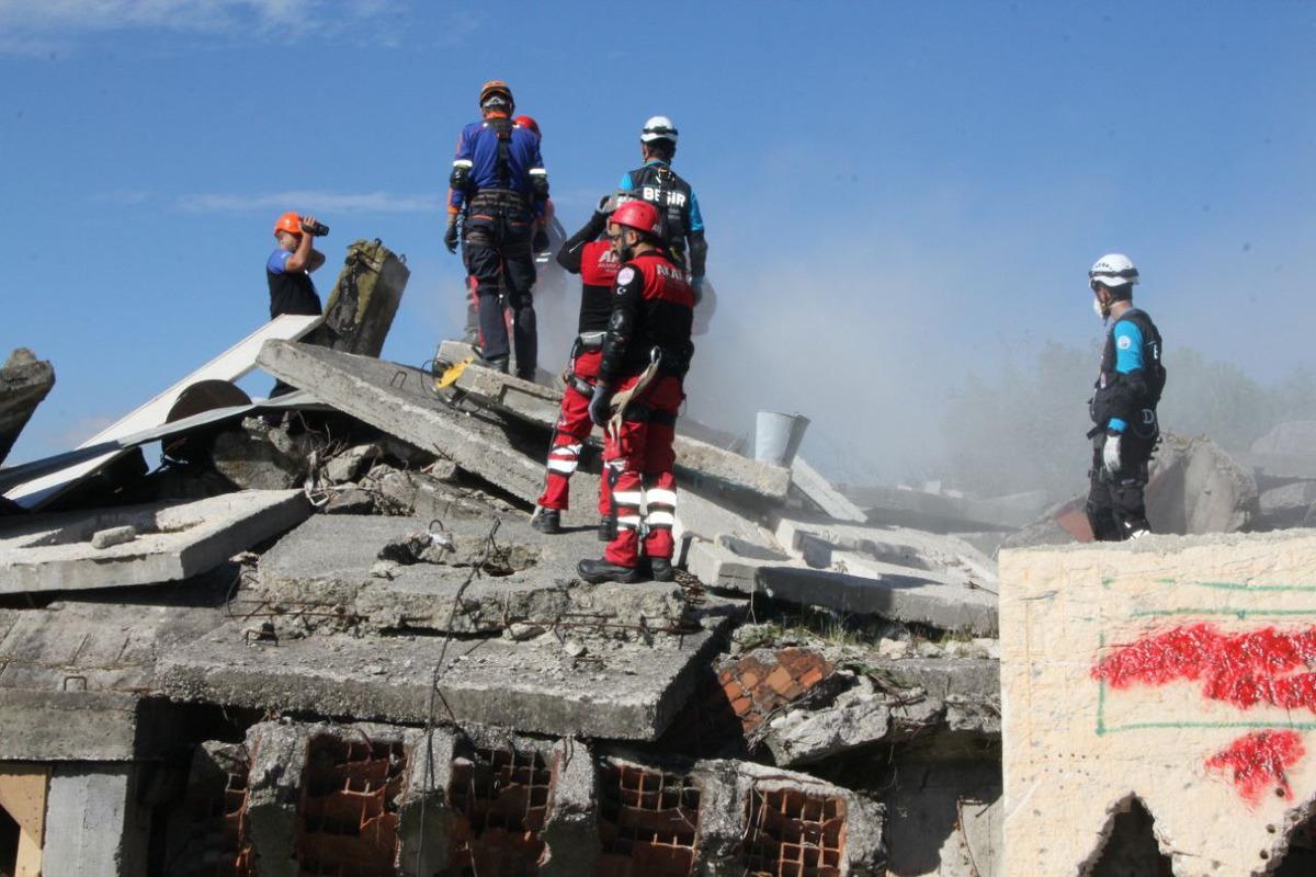 AFAD ekipleri Kocaeli'de deprem tatbikatı ger&ccedil;ekleştirdi