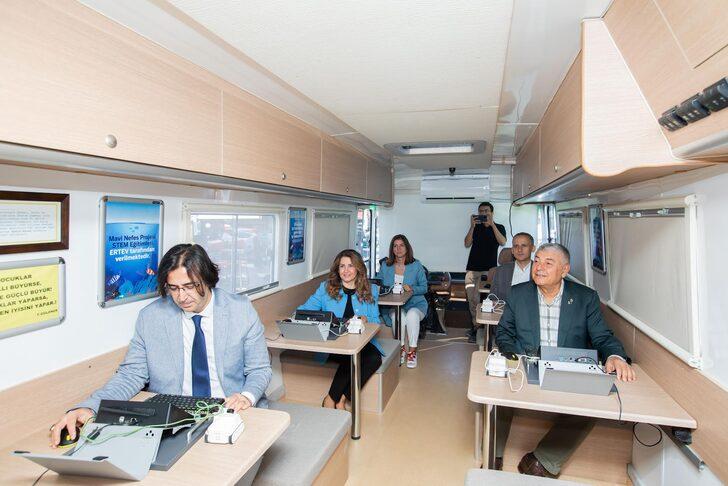 Mavi Nefes Projesi Eğitim Otobüsü'nün 2. yılında ilk durağı Sarıyer oldu G1